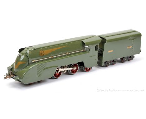 French Hornby O Gauge 4-4-2 Loco and Tender SNCF green "Etoile Du Nord" in pale SNCF  green, 3-rail electric. Loco and tender