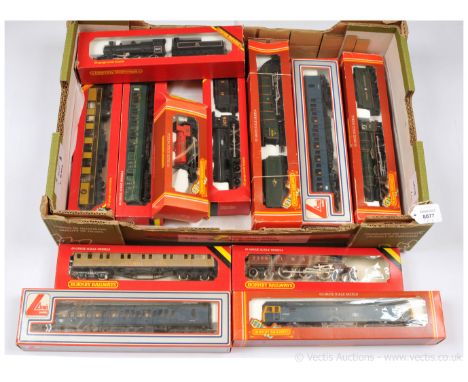 Hornby Railways / Lima OO Gauge group of Locomotives and Rolling Stock consisting of R309 4-6-2 Loco and Tender BR lined gree