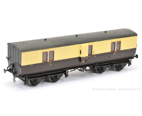 Custom Carriages Gauge 1 1/32nd scale GWR Short Full Brake Coach No.926. Excellent underside detailing including vacuum pipes