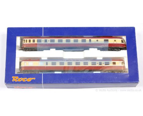 Roco HO Scale 2-rail Ref 63079 SNCF 2-Car Trans Europe Express Railcars consisting of Streamlined Power Car and Trailer Car a