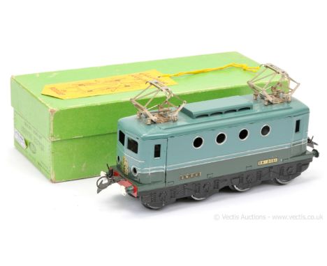 French Hornby O Gauge post-war TBB Overhead Electric Locomotive grey and green SNCF No.BB-8051, 3-rail electric. Excellent to