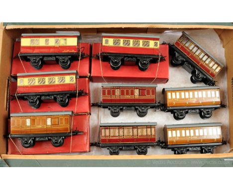 Hornby O Gauge group of post-war Passenger Coaches consisting of No.1 LNER Brake Coach, 2 x No.51 Passenger Coaches x 2, Brak