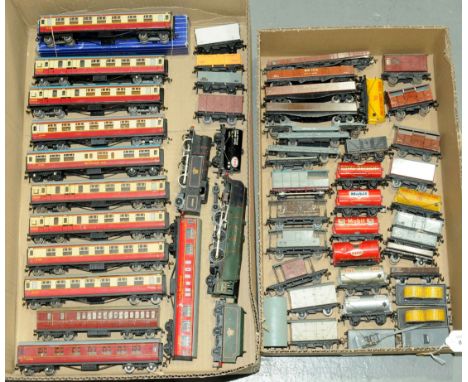 Hornby Dublo Tinplate rolling stock + Locos large mixed group. To include BR (LMR) 8x coaches + restaurant car; petrol tank w