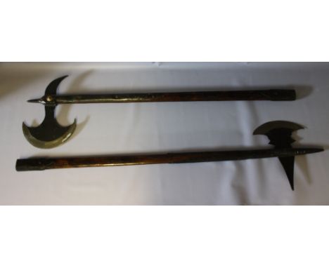 TWO LARGE 20TH CENTURY MEDIEVAL STYLE BATTLE AXES, axe head L 30 cm, staff lengths 114 cm and 122 cm