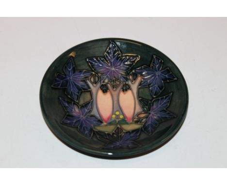 A MOORCROFT PIN DISH