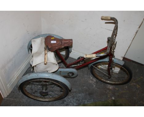 A VINTAGE 'HILLIPS' CHILDS TRICYCLE