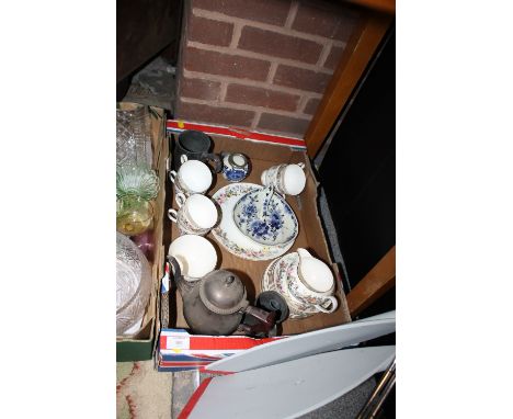 A TRAY OF CERAMICS ETC TO INCLUDE WEDGWOOD DOWNLAND TEA SERVICE