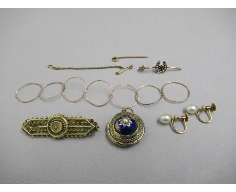 A pair of 9ct gold and pearl earrings, a set of 9ct (tested) rings - approx weight 1.7 grams - a damaged Etruscan style gold 
