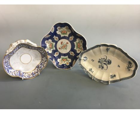 Caughley marked floral pattern lozenge dish (cracked) 18cm x 26cm, with two other floral Caughley pattern dishes (dessert dis