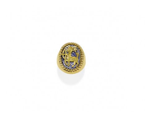 ANELLO IN ORO E SMALTO FRASCAROLO, CIRCA 1970 in oro giallo di forma ovale in smalto blu con segno zodiacale del Sagittario. 