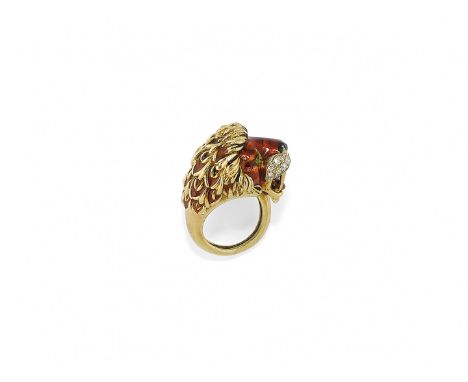 ANELLO IN SMALTO E DIAMANTI FRASCAROLO, CIRCA 1970 in oro giallo raffigurante una testa di leone in smalto sottolineata da di