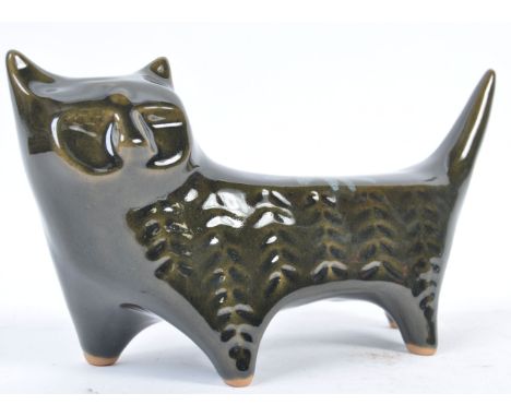 Elizabeth Skipworth - Lotus Studio Pottery - An original 1960's retro vintage studio art pottery ceramic figurine a cat in da