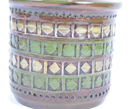 Aldo Londi - Bitossi - R13/12 - A 20th Century Italian Montelupo retro vintage studio art pottery plant pot having diamond re