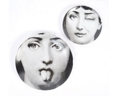 After Piero Fornasetti -&nbsp;piatto decorativo -&nbsp;tema e variazioni - Two 20th Century reproduction Italian retro cerami