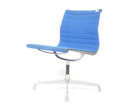 Charles &amp; Ray Eames - Herman Miller - Aluminium Group - EA 106 - An original late 20th Century retro vintage desk swivel 