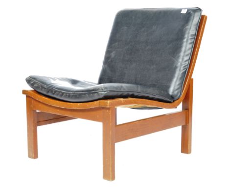 Cornwell Norton - Parker Knoll - Model No. N 10/11 - A 1970's retro vintage teak wood easy / lounge chair having a curved for
