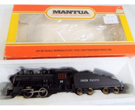 Model Railways - a Mantua HO scale 303 - 03 Shifter Union Pacific locomotive and tender, boxed. Estimate £25 - £35  - This lo