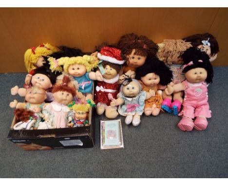 Cabbage Patch Kids - Approximately twenty various Cabbage Patch Kids dolls with a quantity of certificates. - This lot MUST b