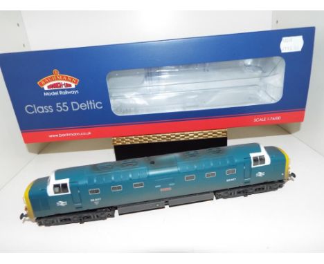 Bachmann Branch Line -  an OO gauge model Class 55 diesel locomotive, 'Pinza' BR blue (weathered), op no 55007, excellent in 