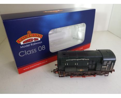 Bachmann Branch Line - an OO gauge model Class 08 diesel shunter , op no D3232 BR green late crest weathered, excellent in ne