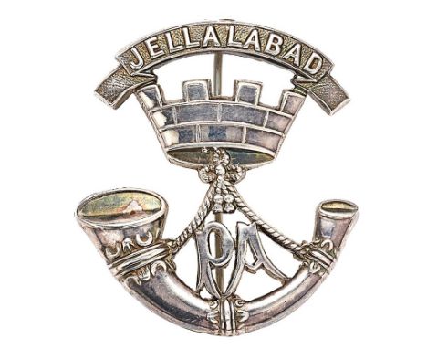 The Prince Albert's (Somersetshire Light Infantry) 1927 Birmingham hallmarked silver Officer cap badge. Fine die-cast bugle s