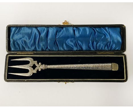 VICTORIAN HM SILVER BREAD FORK