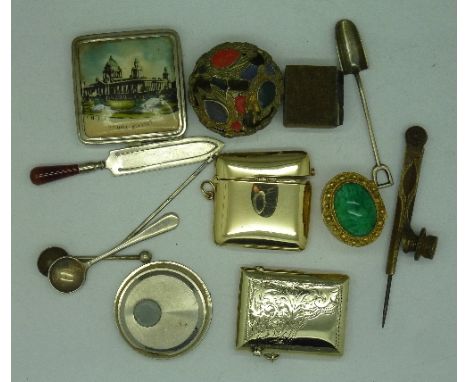 Vesta cases, a pill box, a compact, etc.