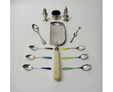 Three silver condiments, including a pepperette, Birmingham 1904, a plated crumb scoop, a set of six plated coffee spoons, ha