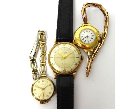 A lady's 18ct gold circular cased Longines wristwatch, with a signed jewelled lever movement, the enamelled dial with Roman n