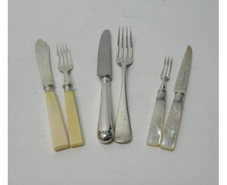 A silver Old English pattern canteen of table flatware, for twelve place settings, comprising; twelve teaspoons, Sheffield 19