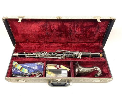 Selmer Bundy alto clarinet with nickel mounts and Yamaha 5C mouthpiece US Pat. 2775915 L81cm, in fitted carrying case with va