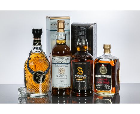AUCHENTOSHAN 12 YEAR OLD
Pure Lowland malt whisky. Distilled & bottled by Eadie Cairns. 75cl, 40% volume.
SPRINGBANK 1997 
Si