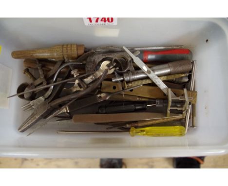 A small quantity of horologists' tools and similar. 