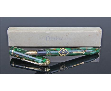 Conway Stewart Dinkie 550 fountain men, green marbled effect, original price ticket attached to the pen, in original box