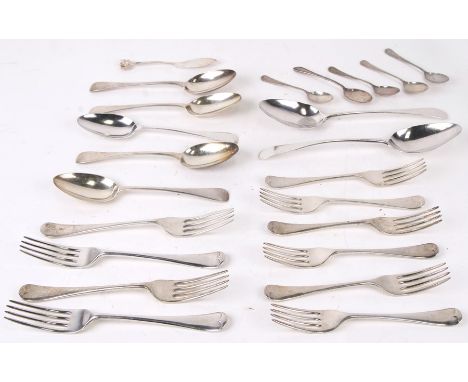 A quantity of silver flatware, weight 1039g.