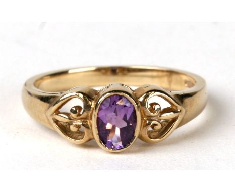 A 9ct gold amethyst ring. Approx UK size M. 2.4g