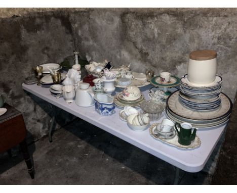 An 8 piece Crown Derby part Dessert Service, together with a large quantity of miscellaneous china and porcelain part Dinner 
