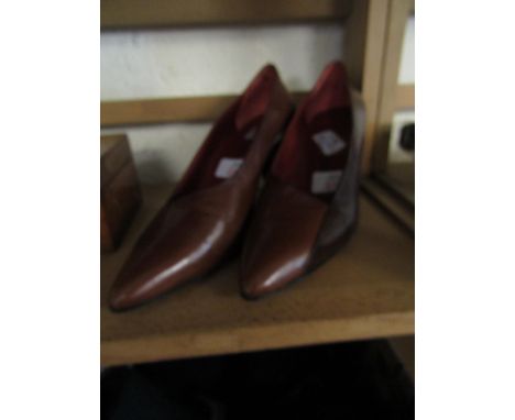 PAIR OF YVES ST LAURENT LADIES BROWN PATENT LEATHER HIGH HEELED SHOES, SIZE 9 1/2 M "VERO CUOIO"  