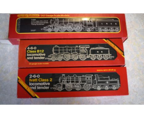 Box containing three Hornby Railways 00 gauge locomotives, boxed and in very good condition: R.855 LNER A3 4-6-2 No.4472 Flyi