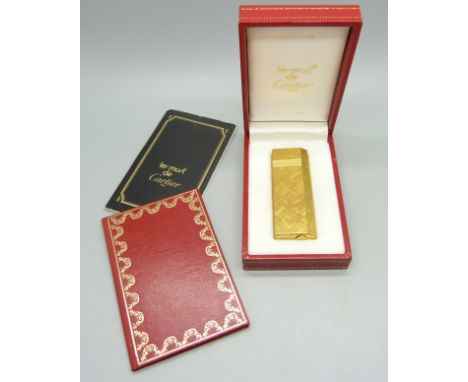A les must de Cartier lighter, with box 