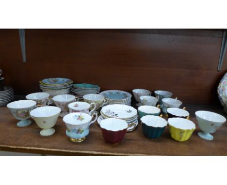 Decorative cups and saucers, including Royal Stuart, Royal Albert, Queen's, etc., thirteen duos and three trios&nbsp;**PLEASE