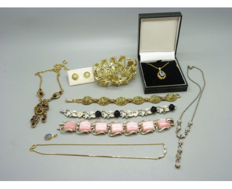 Vintage jewellery 