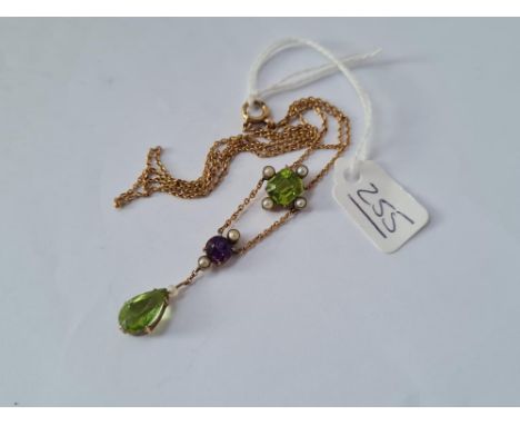 A SUFFERJETTE NECKLACE WITH PERIDOT PEARLS &amp; AMETHYST IN 15CT GOLD 
