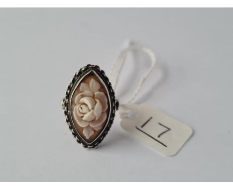 A silver oval ring carved flower cameo - size O - 3.3gms