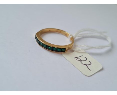 Greenstone set half hoop 9ct ring size T2.7g