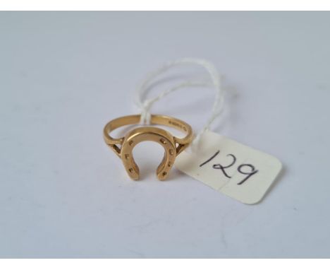 Horseshoe ring in 9ct size O 3.1g