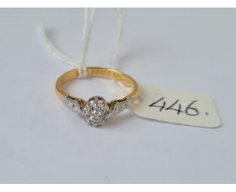 Attractive diamond ring with diamond shoulders set in 18ct gold size K 2.7g inc