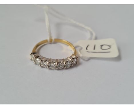 A 7 STONE DIAMOND RING APPROX. 1.4CT IN 18CT GOLD - size Q 