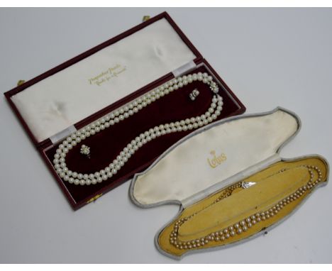 2 SIMULATED PEARL NECKLACES WITH PRESENTATION BOXES     