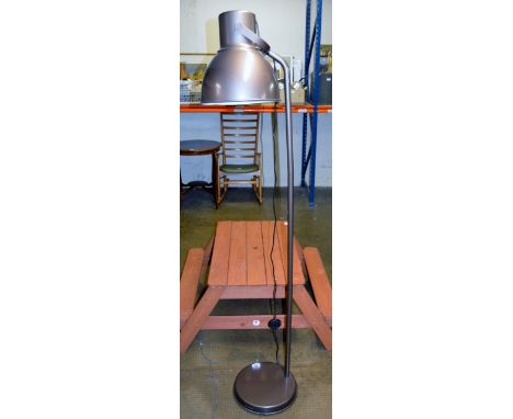 RETRO STYLE FLOOR LAMP     